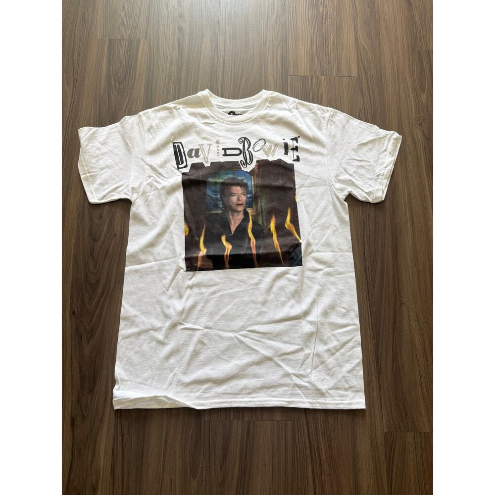 David Bowie Flame Graphic T-Shirt White Short Sleeve NWT Men's Medium Cotton Tee